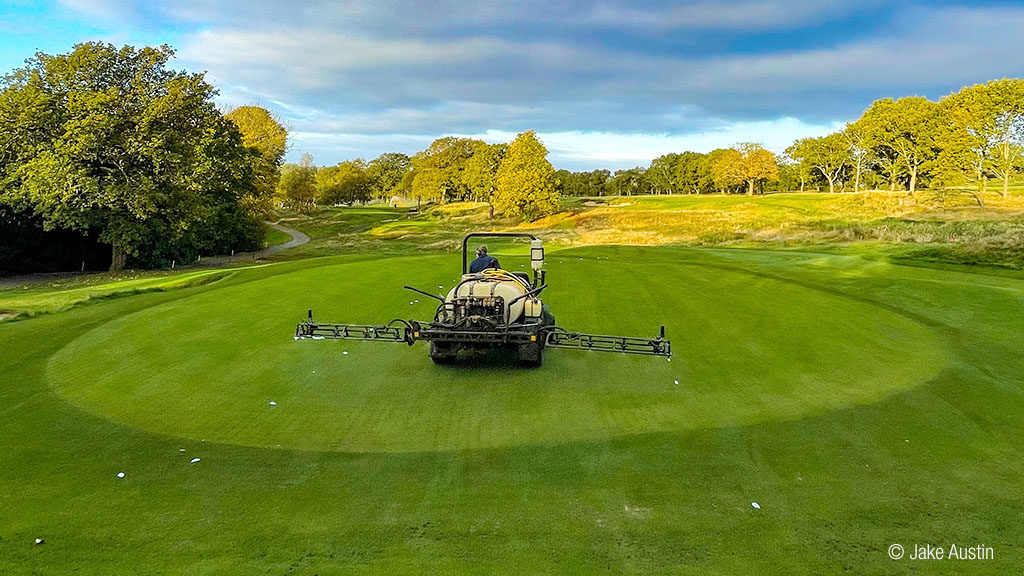 Spray application on golf turf